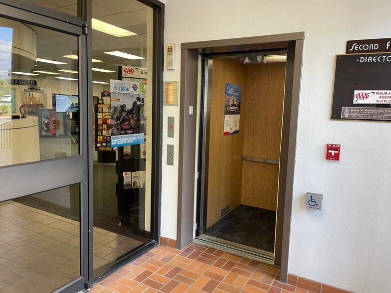 More Photos Of 2100 S Tamiami Trl, Venice Office For Lease