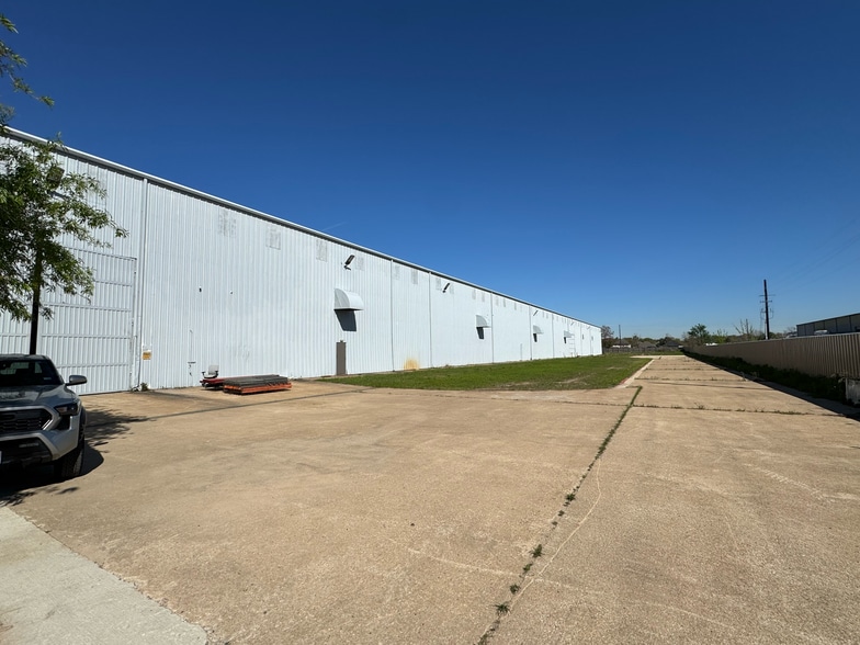 More Photos Of 12734 Tanner Rd, Houston Manufacturing For Sale