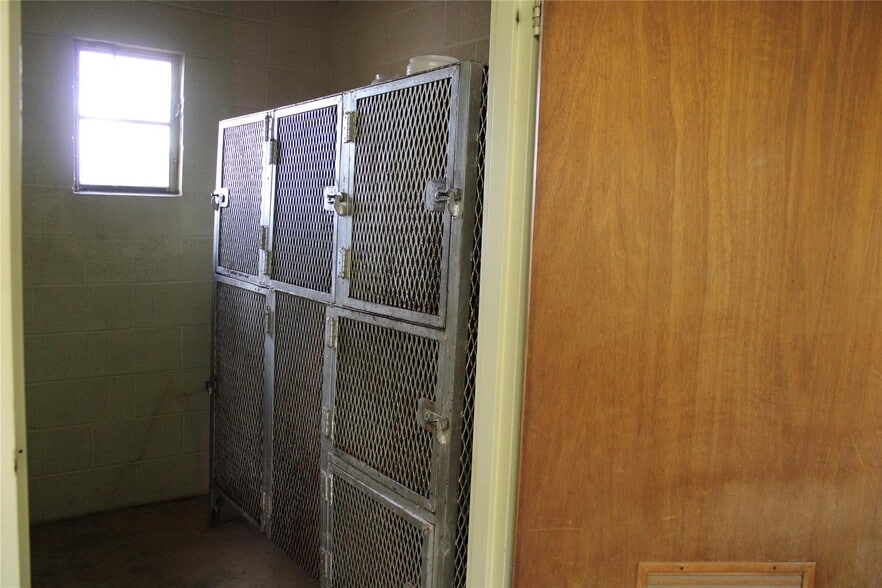 More Photos Of 2301 Mineral Wells Hwy, Weatherford Specialty For Sale