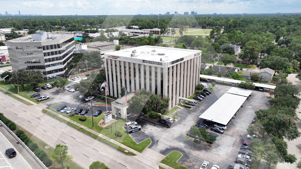 More Photos Of 11511 Katy Fwy, Houston Office For Lease
