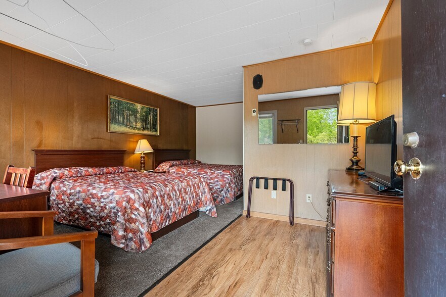 More Photos Of W11466 US Hwy 8, Dunbar Restaurant For Sale