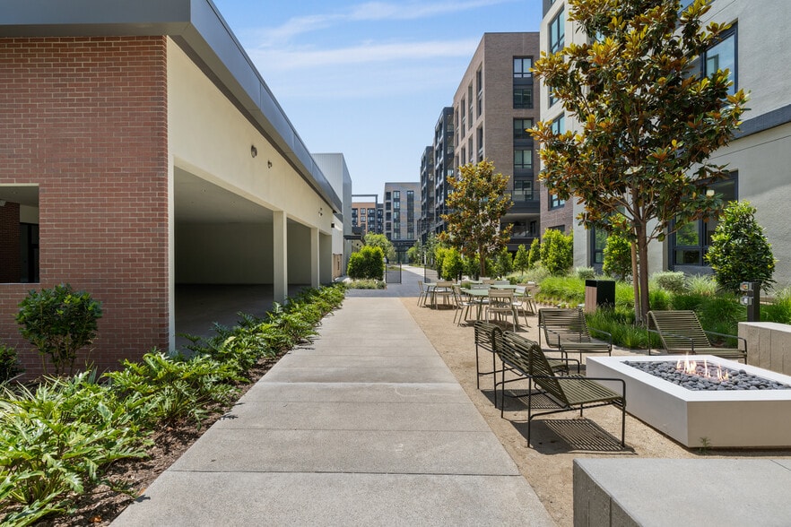 More Photos Of 2010 E Warner Ave, Santa Ana Apartments For Lease