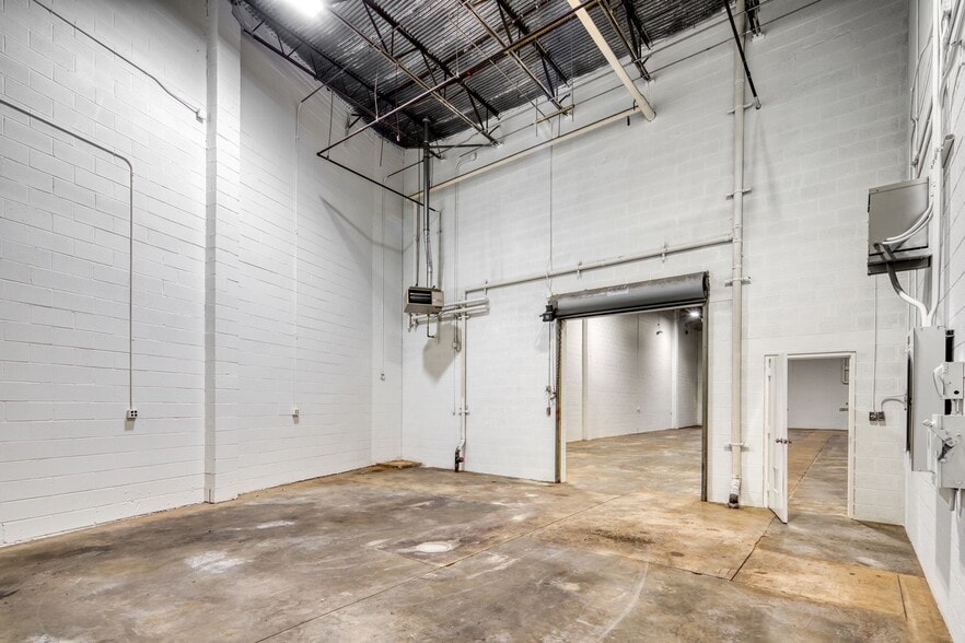 More Photos Of 3285 Saturn Ct, Peachtree Corners Warehouse For Lease