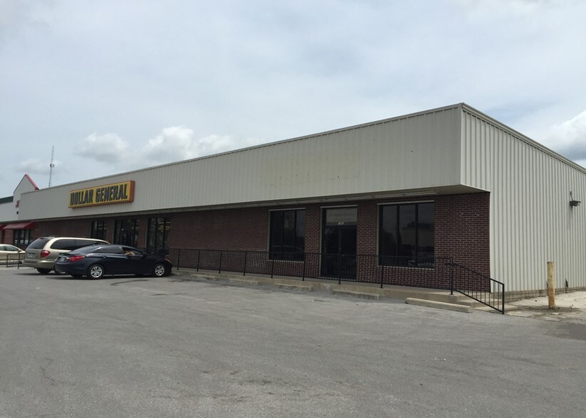 Primary Photo Of 1978-1990 N Bluff St, Fulton Storefront For Lease
