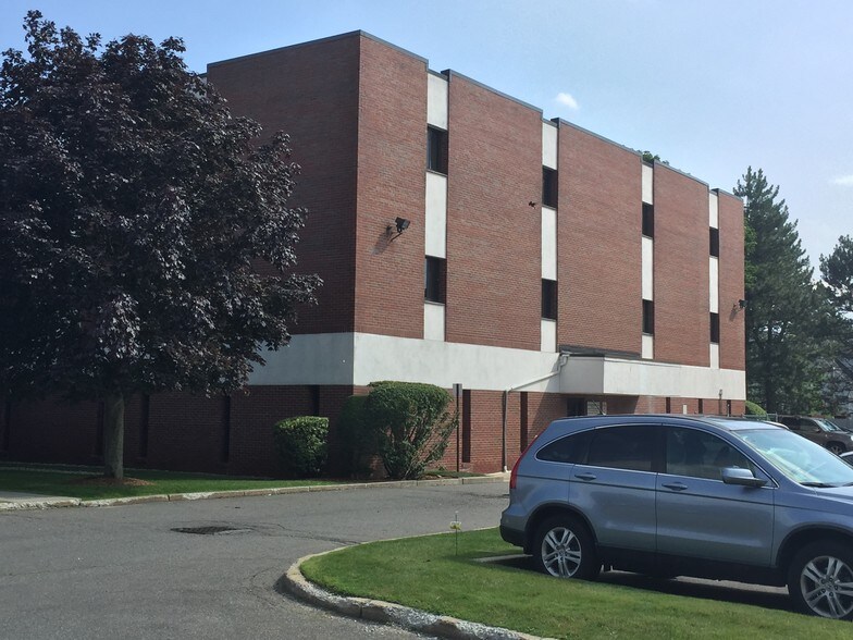 More Photos Of 225 Boston St, Lynn Medical For Lease