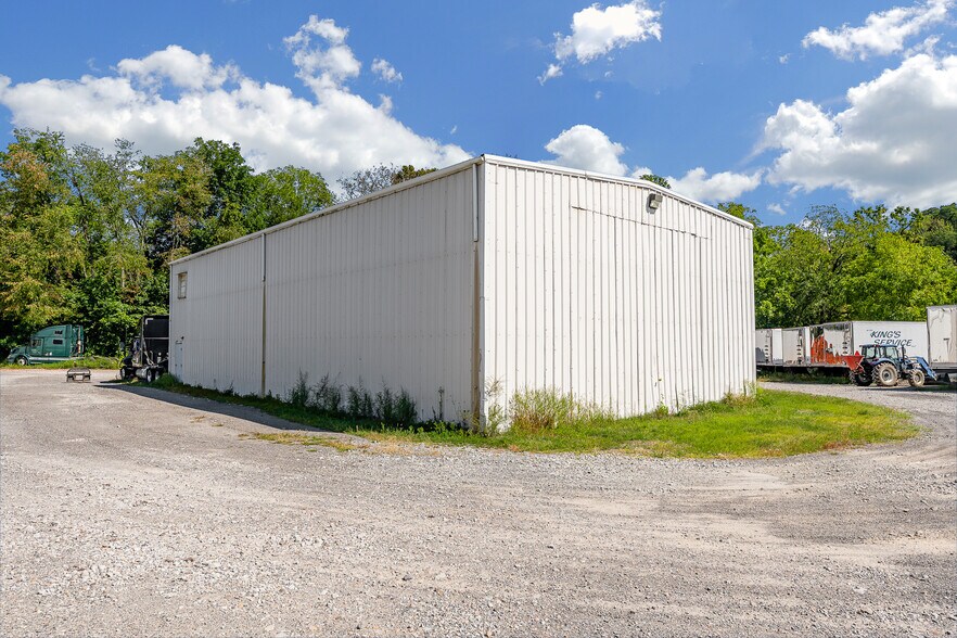 More Photos Of 148 Roush Cir, Fairmont Industrial For Lease