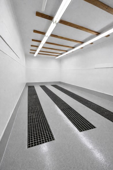 More Photos Of 21 Ranger Dr, Kittery Light Distribution For Sale