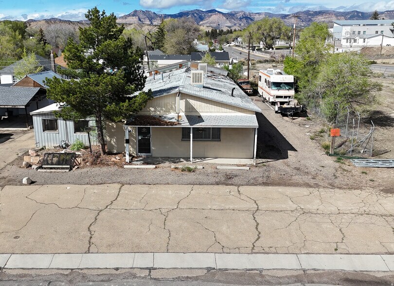 More Photos Of 545 E 100 N, Price Office For Sale