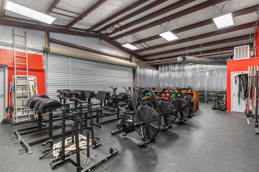 More Photos Of 140 NE Yellow Pine Ave, Madison Restaurant For Sale