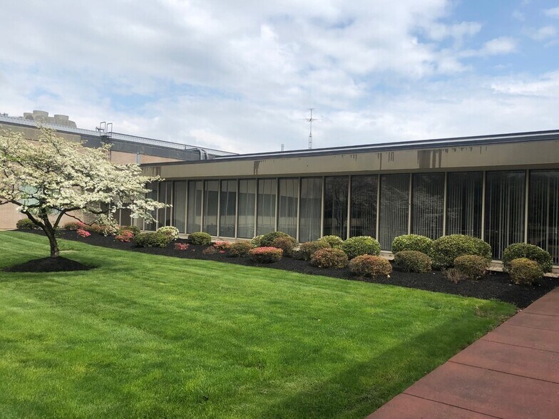 More Photos Of 1004 New Holland Ave, Lancaster Unknown For Lease