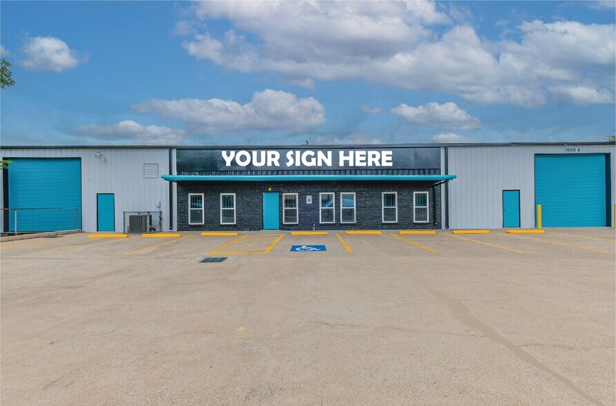More Photos Of 1906 Johanna Dr, Houston Warehouse For Lease