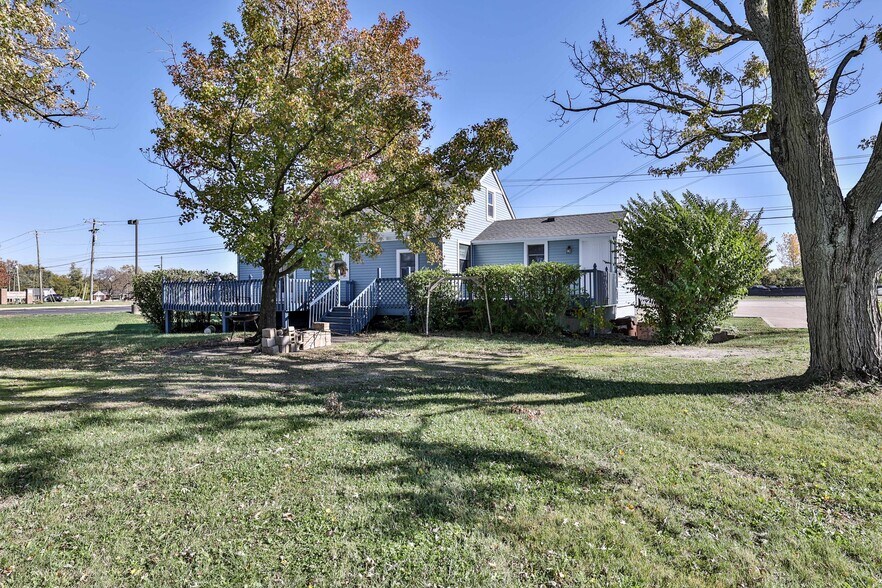 More Photos Of 8523 Cincinnati-Columbus Rd, West Chester Office For Sale