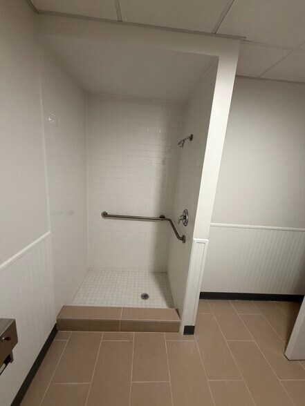 More Photos Of 246 Main St, New Paltz General Retail For Lease