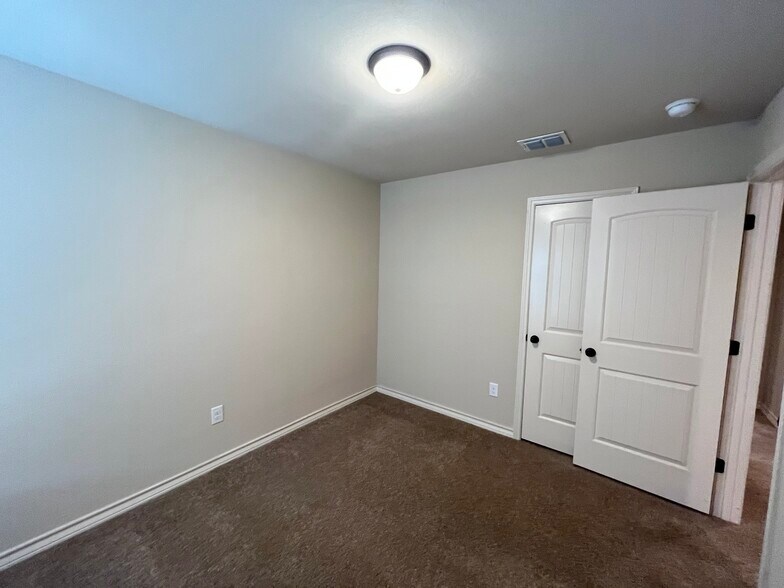 More Photos Of 6618 Mia Way, San Antonio Apartments For Sale
