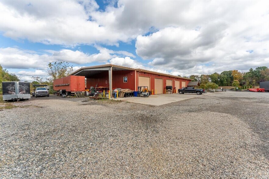More Photos Of 4 Nora Ln, Pomfret Warehouse For Sale
