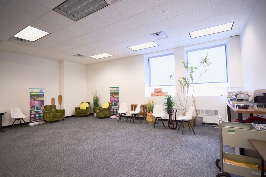 More Photos Of 4433 Genesee St, Cheektowaga Office For Lease
