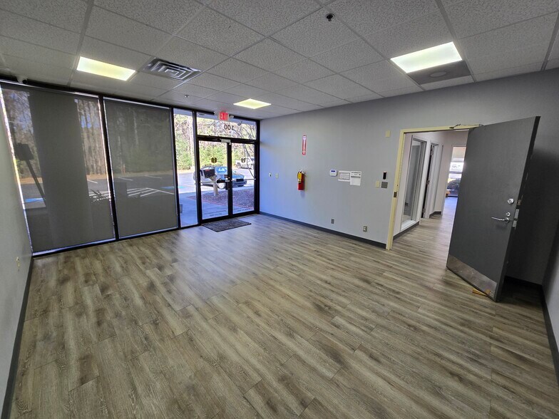 More Photos Of 5700 Highlands Pky SE, Smyrna Research And Development For Lease