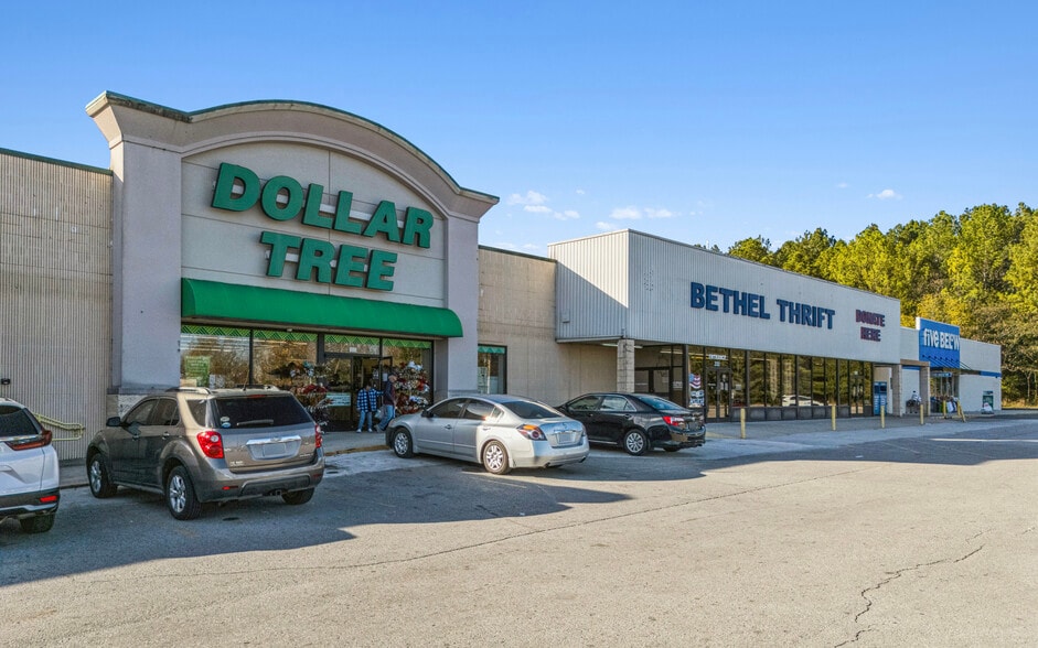 More Photos Of 207-231 Mose Dr, Sparta Storefront For Sale