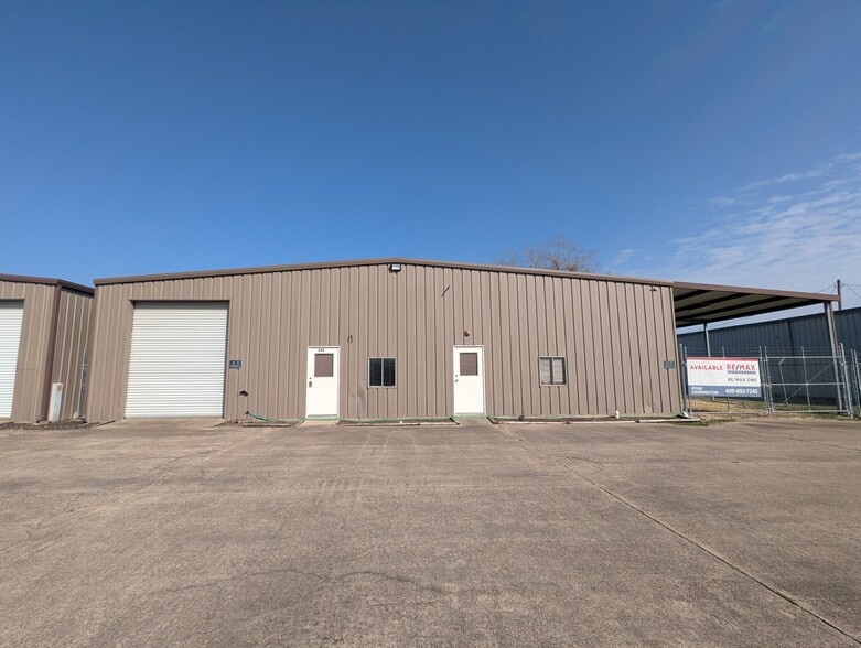 Primary Photo Of 635 Langham Rd, Beaumont Warehouse For Sale