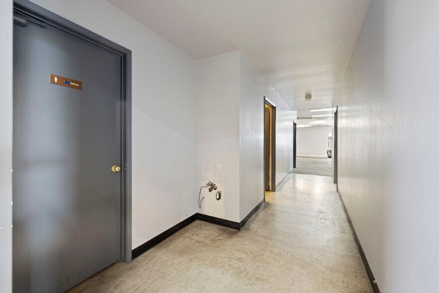 More Photos Of 820 Beckman Rd, Lodi Auto Repair For Sale