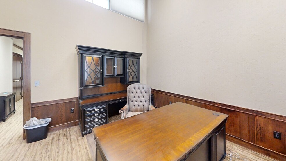 More Photos Of 8701 N Kelley Ave, Oklahoma City Office Residential For Sale