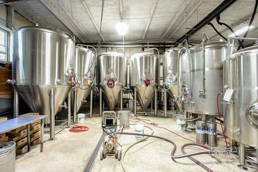 More Photos Of 65 Silver St, Sheffield Warehouse For Sale