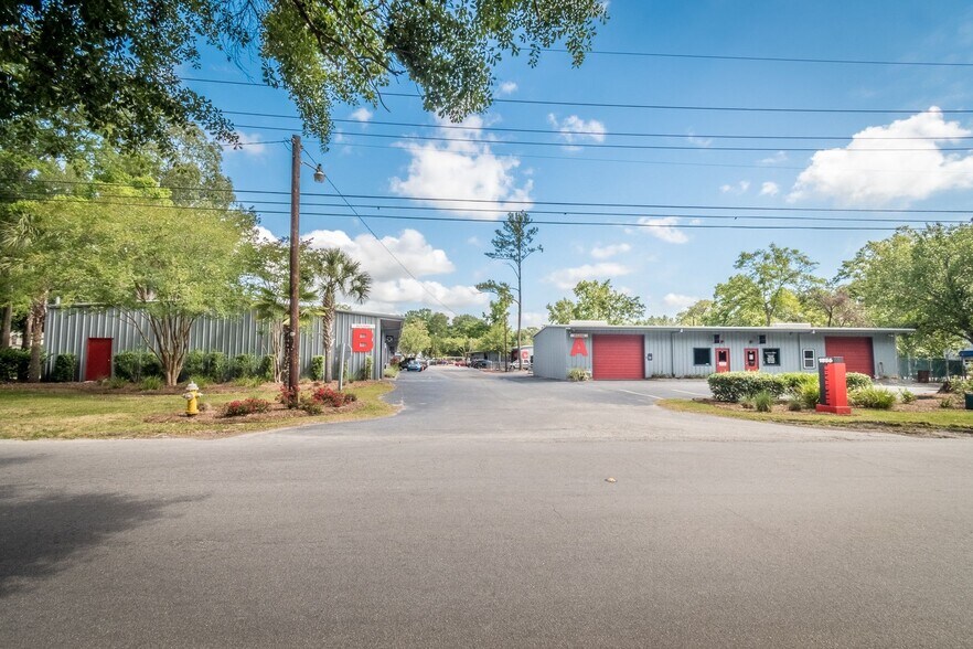 More Photos Of 1856 Belgrade Ave, Charleston Flex For Lease