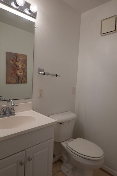 More Photos Of 100 Bridge St, Hampton Office For Lease