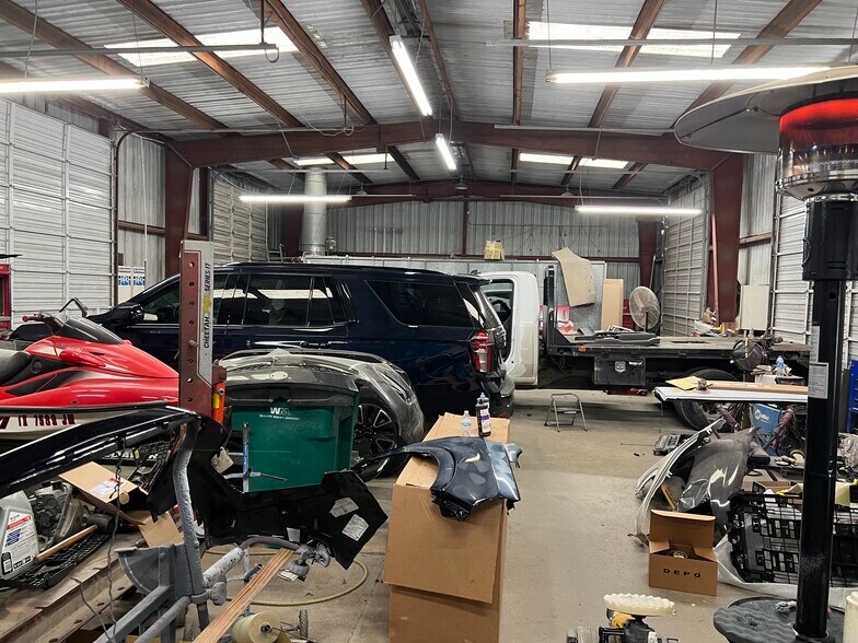 More Photos Of 3107 Red River St, Victoria Manufacturing For Sale