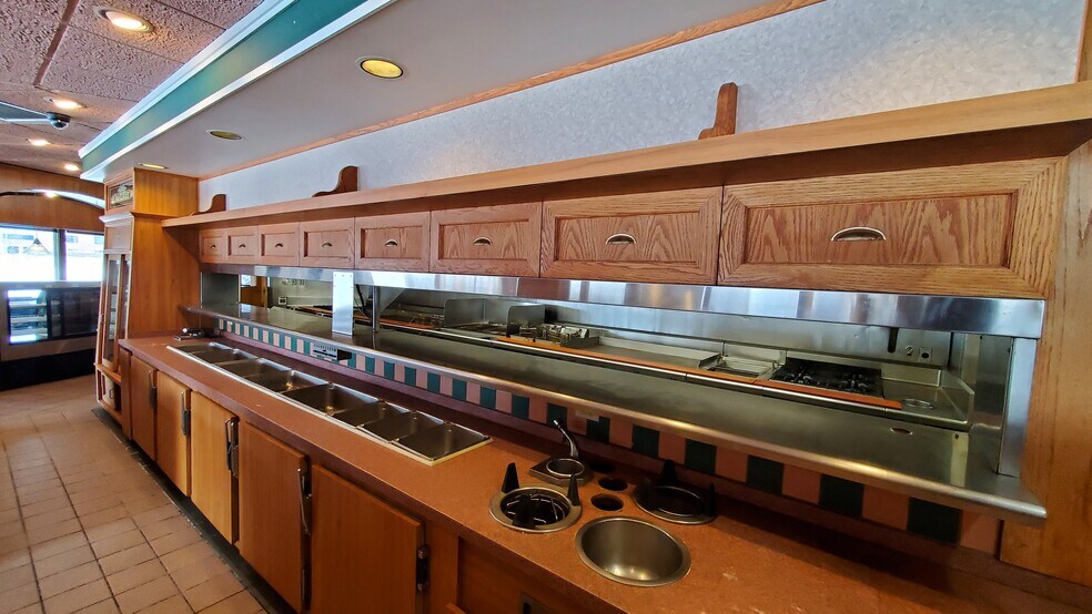 More Photos Of 331 W Ironwood Dr, Coeur d'Alene Restaurant For Lease