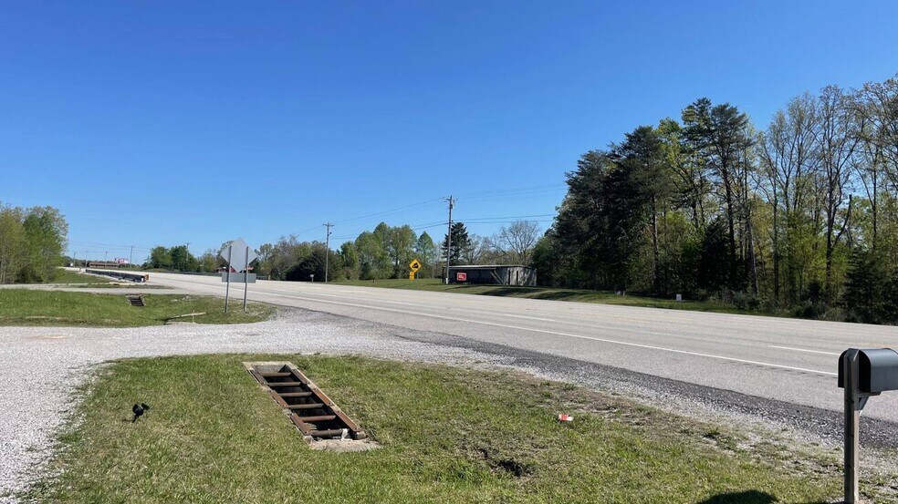 More Photos Of 15617 TN-111, Spencer General Retail For Sale