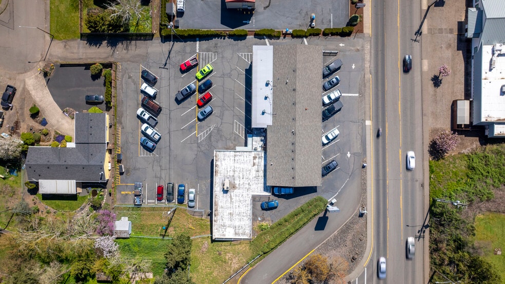 More Photos Of 306 Main St, Dallas Office For Sale