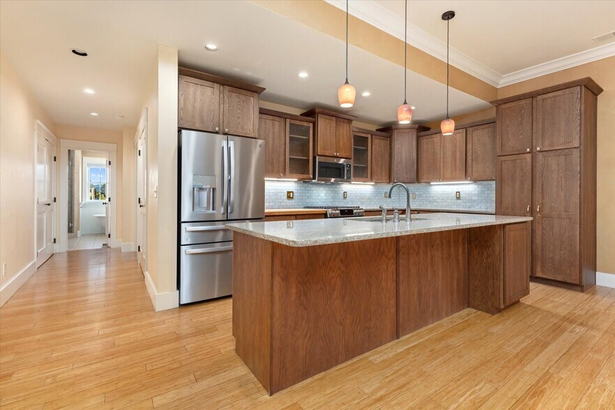 More Photos Of 902 S Main St, Buena Vista Storefront Retail Residential For Sale
