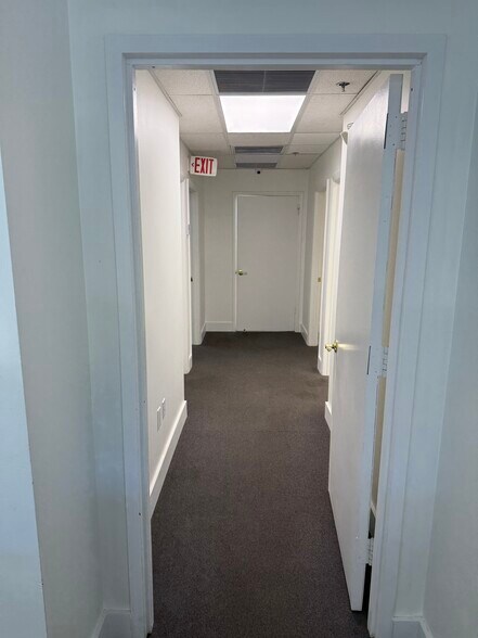 More Photos Of 10458 NW 31st Ter, Doral Light Manufacturing For Lease