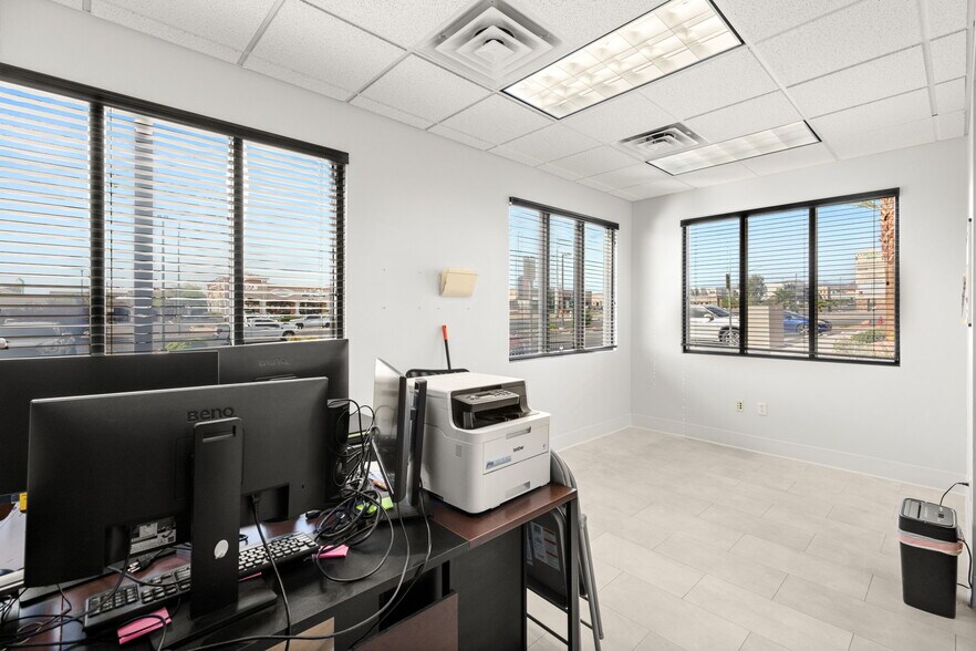 More Photos Of 7830 W Sahara Ave, Las Vegas Office For Sale