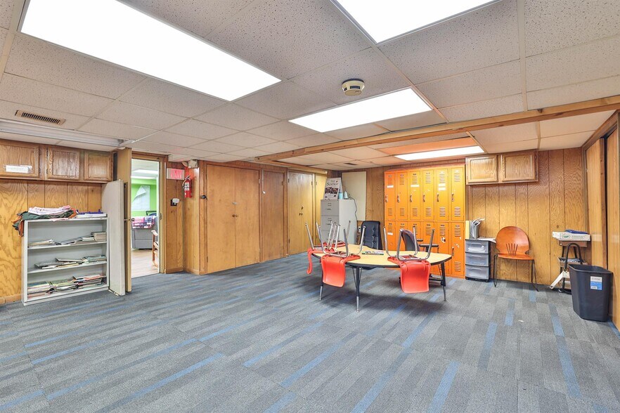 More Photos Of 2651 Highland Ave, Cincinnati Medical For Sale