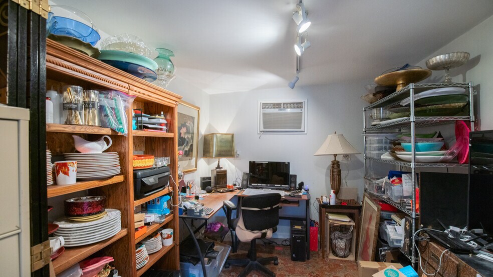 More Photos Of 1403 Rowena Way, Sacramento Specialty For Sale