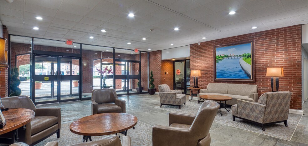 More Photos Of 400 W Brambleton Ave, Norfolk Medical For Lease