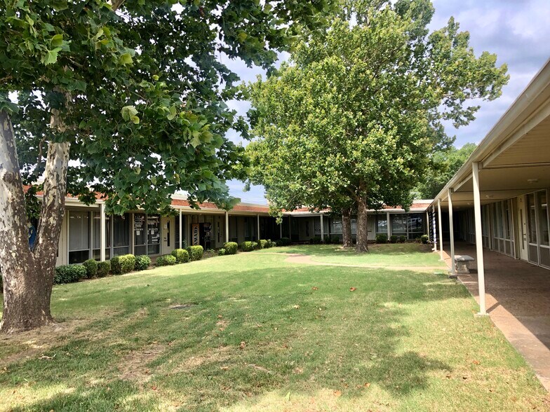 More Photos Of 1930 NW Ferris Ave, Lawton Loft Creative Space For Lease