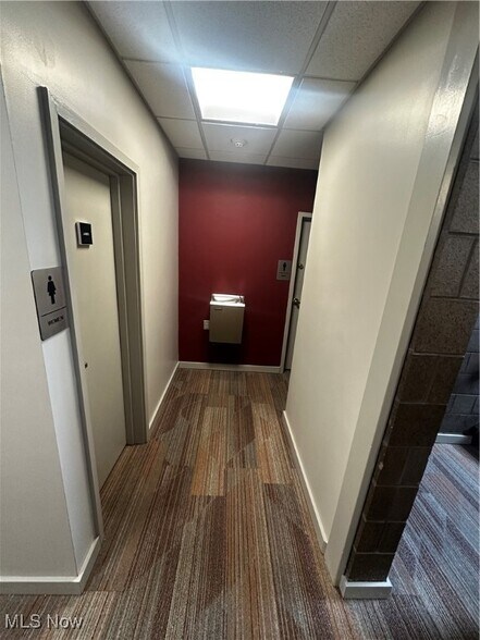 More Photos Of 2850 S Arlington Rd, Akron Office For Sale