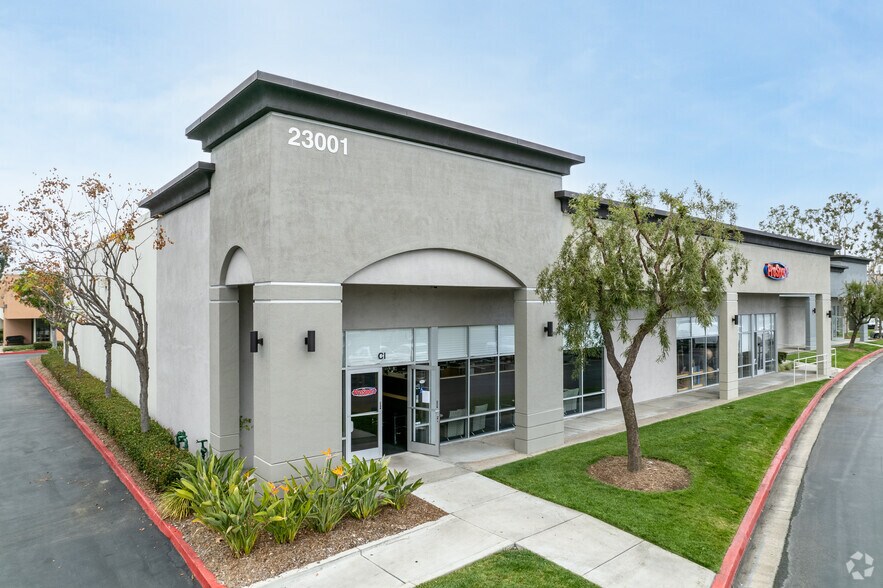 More Photos Of 23052 Lake Forest Dr, Laguna Hills Storefront For Lease