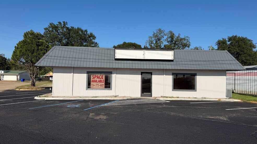 Primary Photo Of 1400 Brundidge St, Troy General Retail For Sale