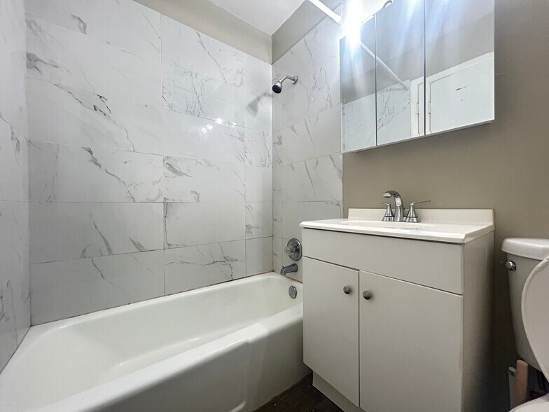 More Photos Of 1200 W 127th St, Calumet Park Apartments For Sale