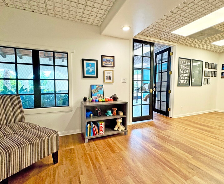 More Photos Of 1525 State St, Santa Barbara Office For Sale