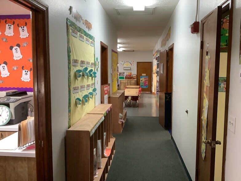 More Photos Of 5814 8th St, Zephyrhills Specialty For Sale