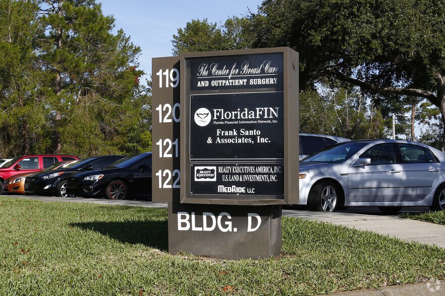 More Photos Of 5327 Commercial Way, Spring Hill Office For Sale