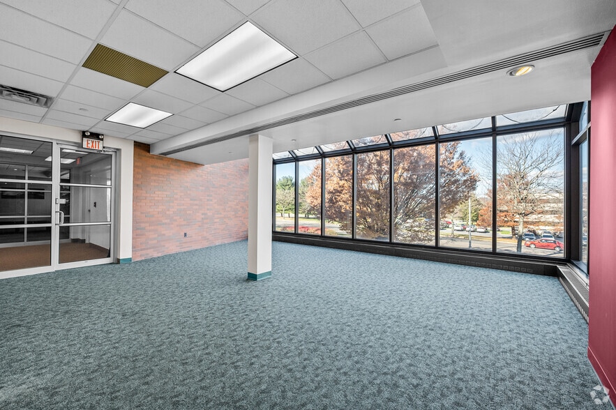 More Photos Of 1100 Berkshire Blvd, Wyomissing Medical For Lease