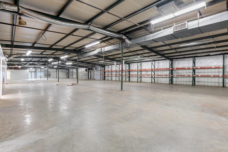 More Photos Of 1811-1813 Old Estill Springs Rd, Tullahoma Warehouse For Sale