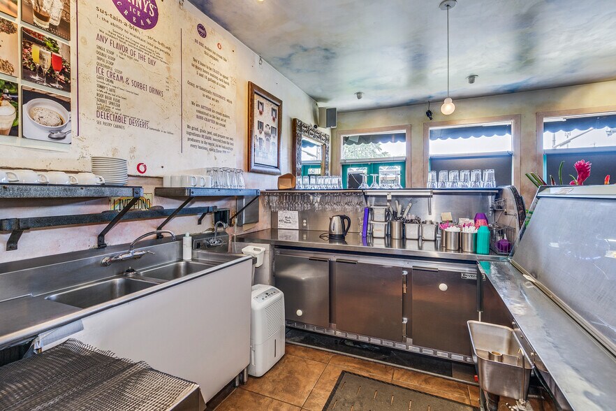 More Photos Of 3401-3405 S Lyndale Ave, Minneapolis Storefront Retail Residential For Sale