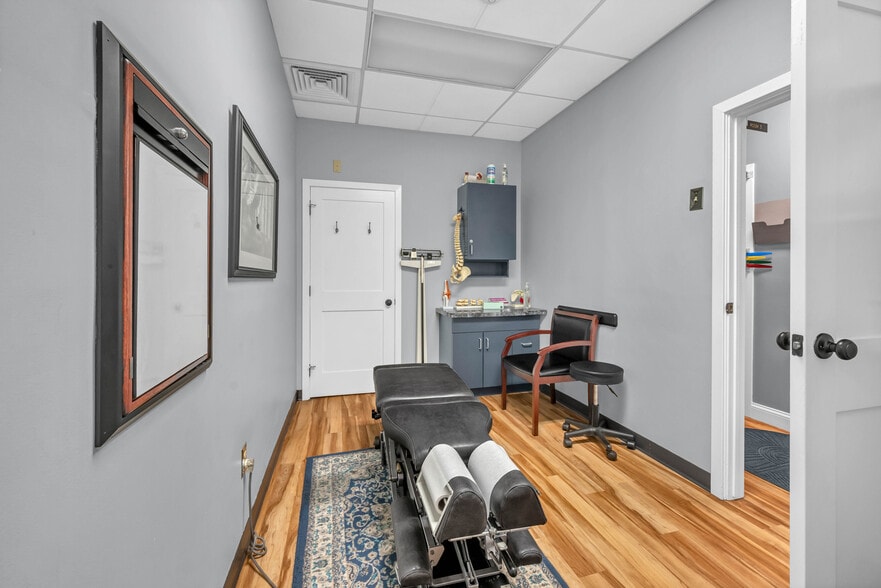 More Photos Of 132 Federal Rd, Danbury Storefront For Lease